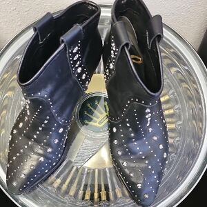 Sam Edelman Black Ankle Boots with Silver Studs. P#8